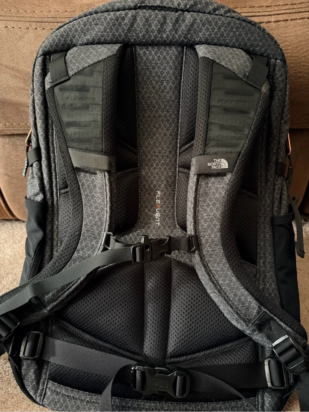 The North Face Recon Backpack - Black/Gray/Rosegold zippers